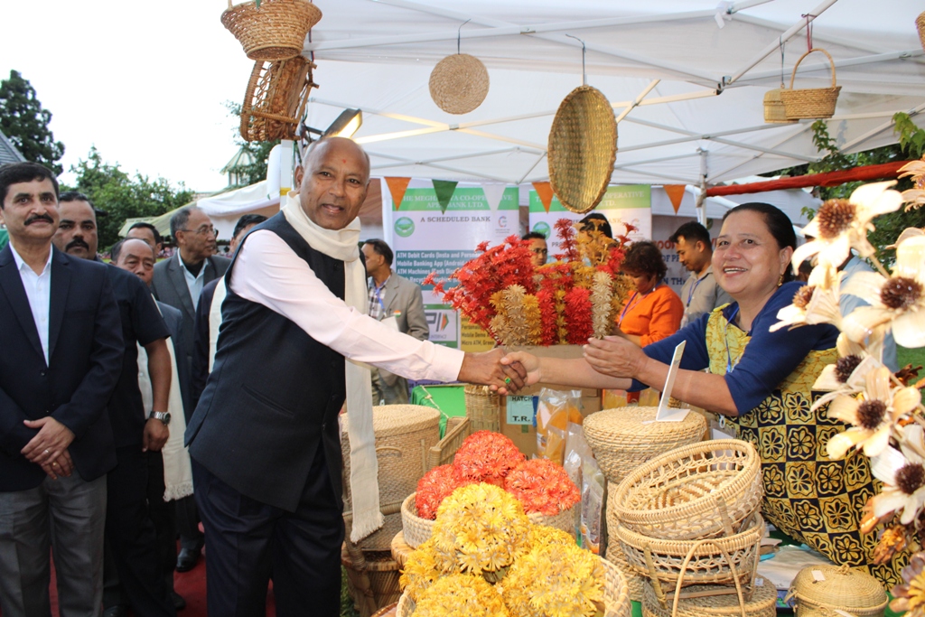 MeghalayaGov's tweet image. Hon&apos;ble Governor of #Meghalaya, Shri. C. H Vijayashankar ji  #Inaugurated Co-operative Societies #Exhibition at Raj Bhavan, #Shillong @DiprMeghalaya @rajbhavanmeg (meghalaya.gov.in/sites/default/…)