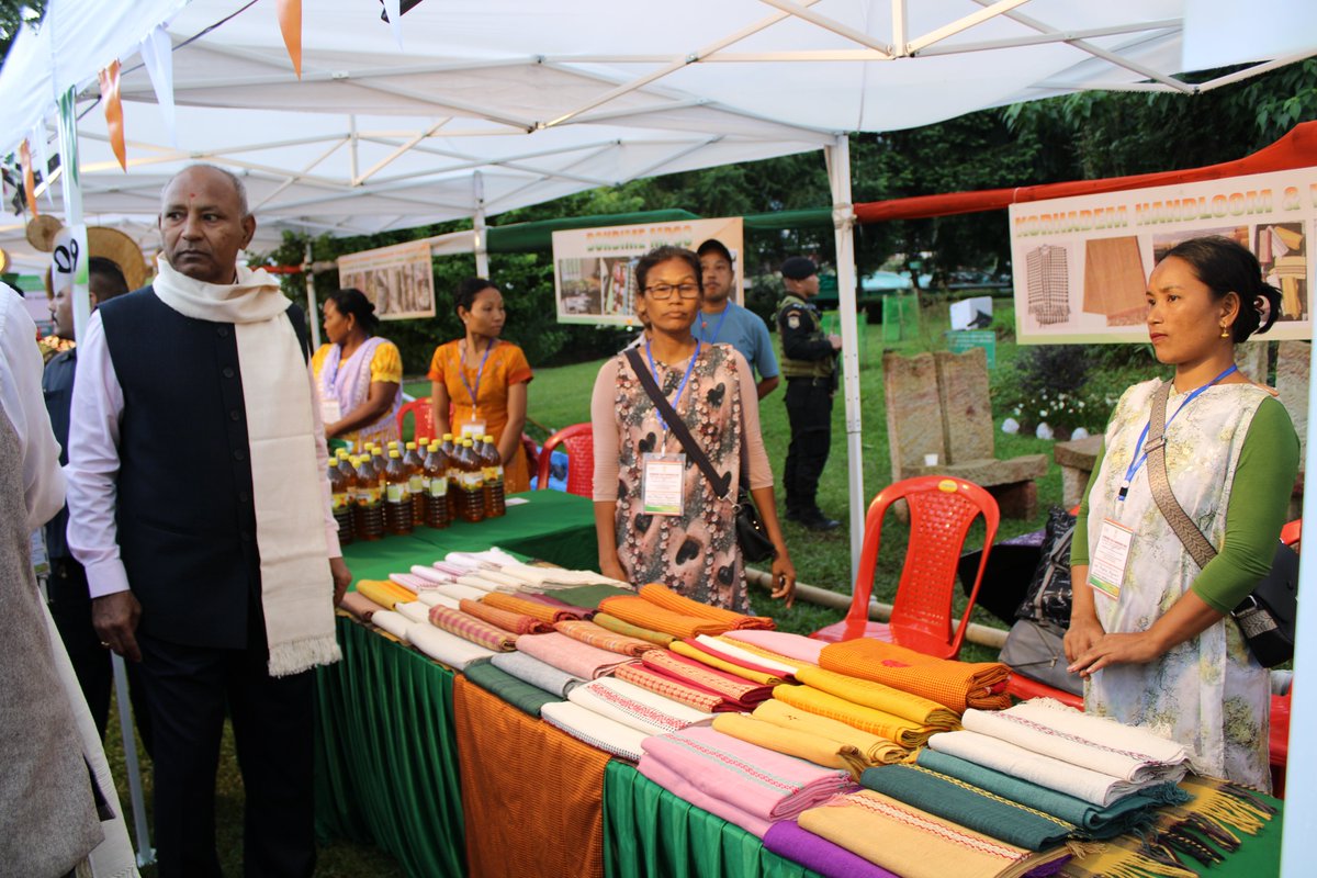 MeghalayaGov's tweet image. Hon&apos;ble Governor of #Meghalaya, Shri. C. H Vijayashankar ji  #Inaugurated Co-operative Societies #Exhibition at Raj Bhavan, #Shillong @DiprMeghalaya @rajbhavanmeg (meghalaya.gov.in/sites/default/…)