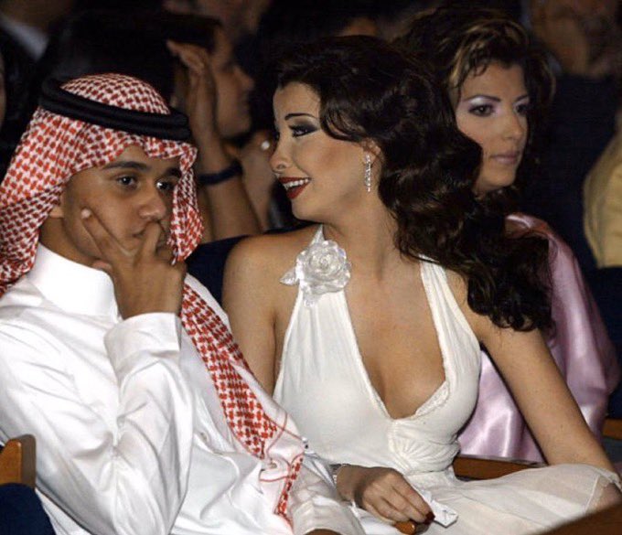 اللي توزع الحلا بالعزيمة بدت تقرب مني