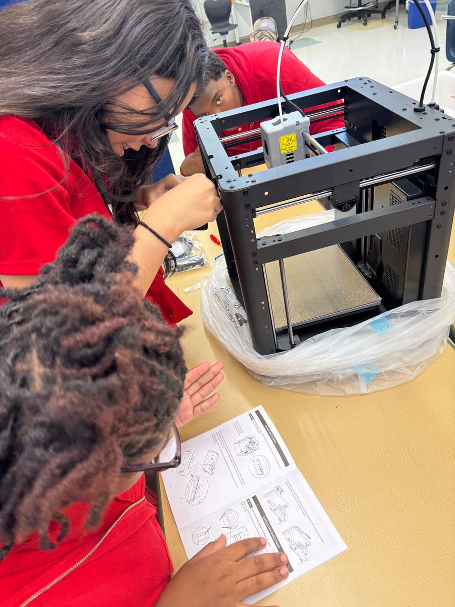 Young Middle Magnet School (@youngmiddlehcps) on Twitter photo STEM Cadre students build class 3D printers. <a href="/HillsboroughSch/">Hillsborough Schools</a> <a href="/MagnetHCPS/">HCPS Magnet Programs</a> STEM Cadre students build class 3D printers. <a href="/HillsboroughSch/">Hillsborough Schools</a> <a href="/MagnetHCPS/">HCPS Magnet Programs</a>