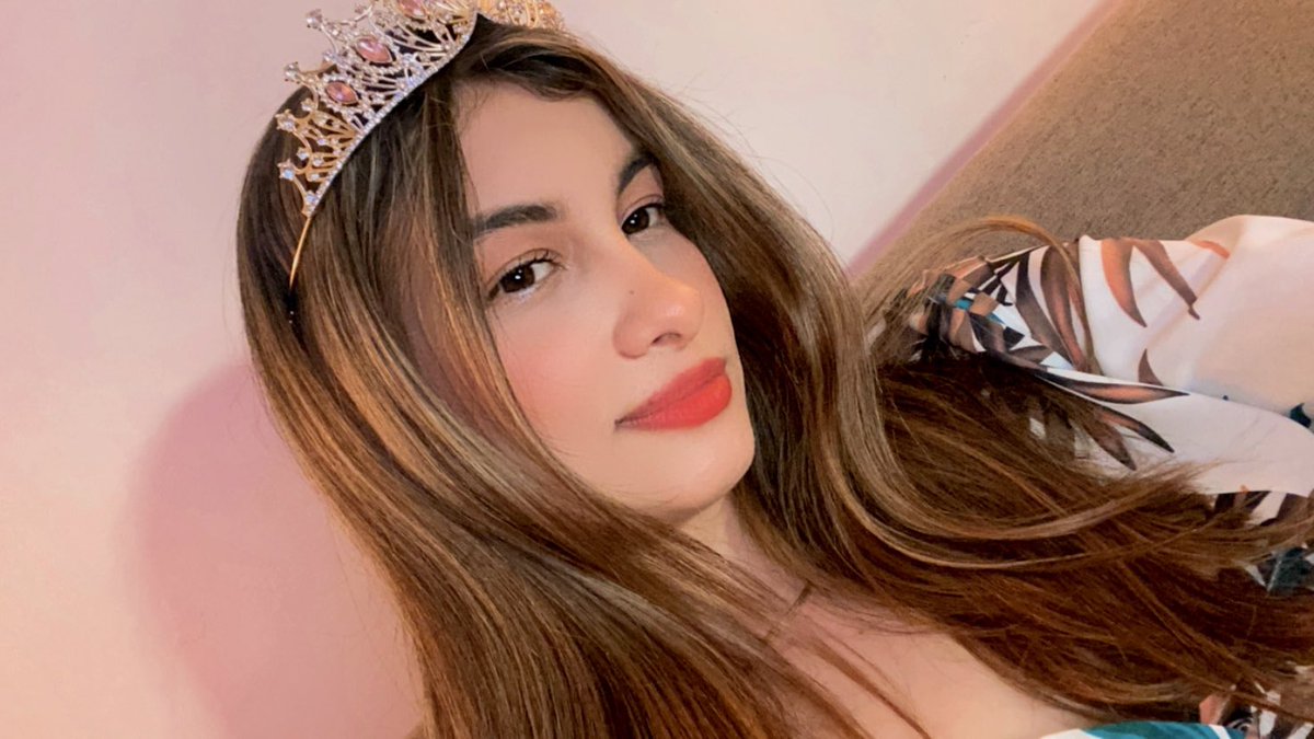 #LATINQUEEN Holaa, volví, estaba preparándoles algo genial🔥 estén atentos que pronto sabrán de que se trata 🔥🔥
es.cam4.com/devine_simone
<a href="/C4_Latinas/">(+18)🤍🧡Chicas Latinas de @CAM4🧡🤍</a>
<a href="/RepubliKa_Cam/">🟡LA_CAM_REPUBLIKANA💛 (+18) ᵖʳᵒᵐᵒᵗⁱᵒⁿ ᶠʳᵉᵉ</a>
<a href="/latinascam4/">Cam4latinas</a>
<a href="/Cam4_FR/">Cam4 France (18+)</a>
<a href="/Cam4_DE/">Cam4 Germany [18+]</a>
<a href="/Cam4_ES/">CAM4 en Español (+18)</a>
<a href="/Cam4_IT/">Cam4 Italia (18+)</a> <a href="/c4_women/">C4Women</a>
<a href="/Cam4es1/">Cam4 en español</a>