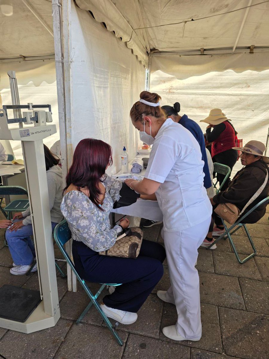 🏥 Me siento profundamente orgulloso de ver cómo los servicios de salud llegan directamente a nuestra gente en #Tepeaca.

Durante la Jornada de Salud “Por Amor a Puebla”, cientos de familias recibieron atención médica gratuita y de calidad en módulos especializados, acercando