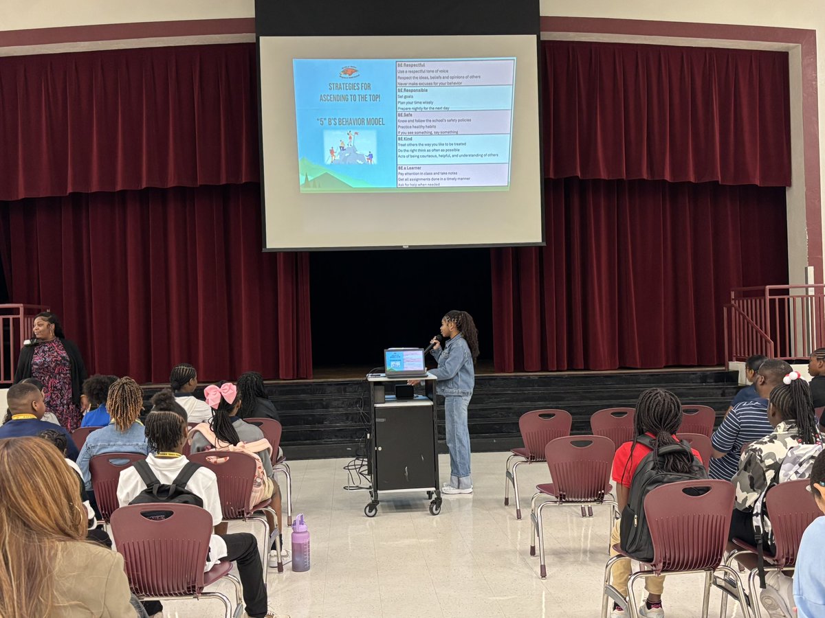 McNicolMiddleHawks tweet media