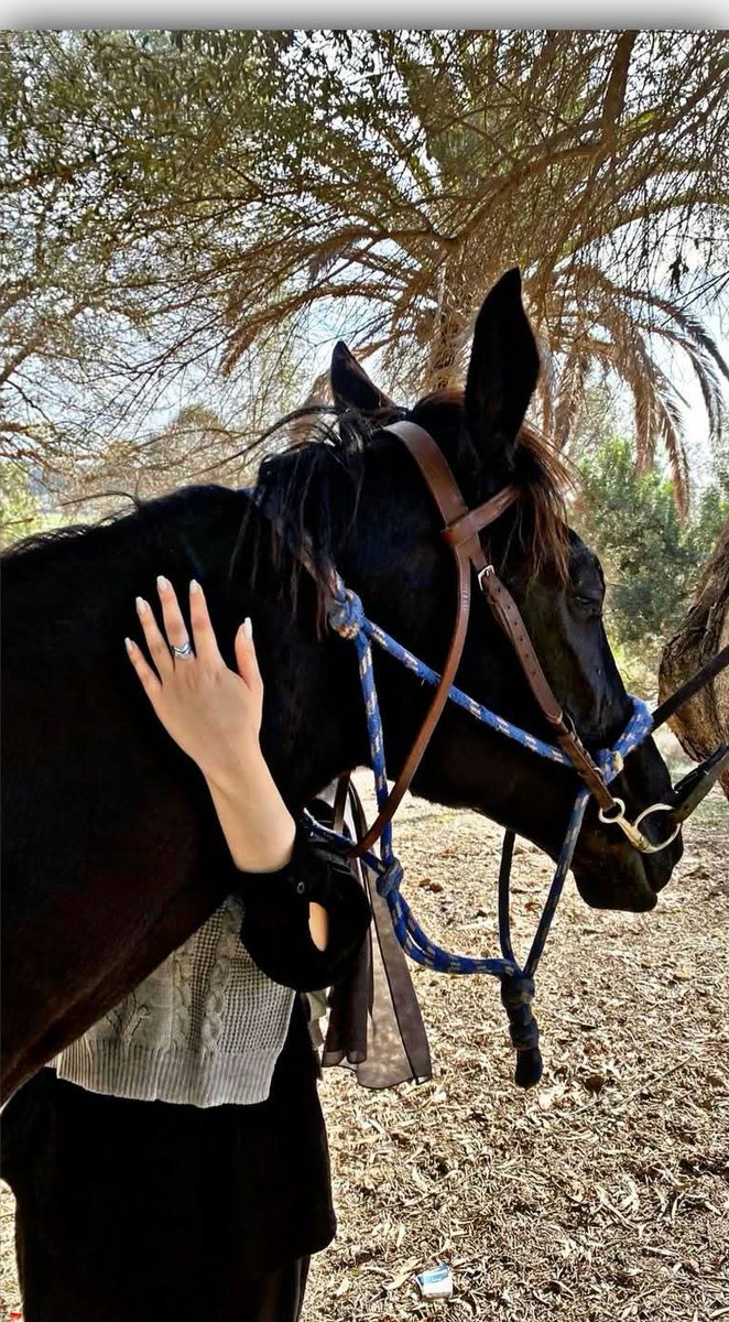 الدُّنيا وَاسعَة وَالعاقل مَن لَا يزاحم✨️