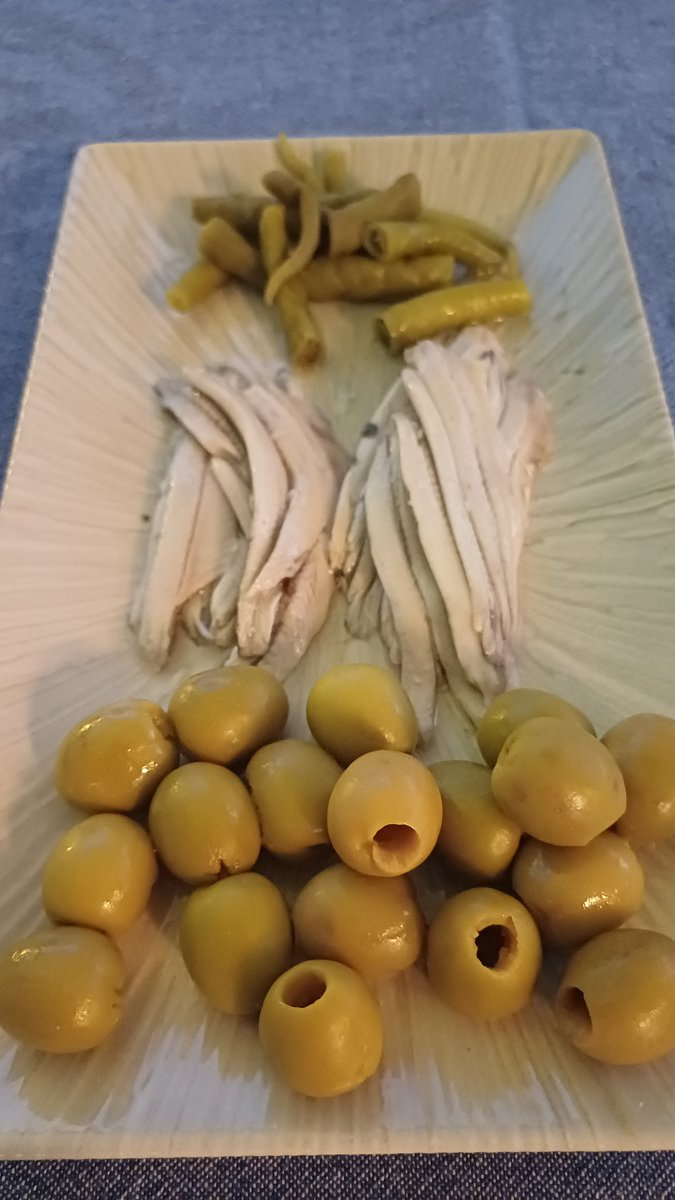 Iba a montar Las gildas, pero vuelvo a escuchar en las noticias que aunque se ha comprobado que la mayoría de los incendios vienen de accidentes, negligencias o intencionalidad, y por las prohibiciones en el monte,  los majaderos oficiales siguen culpando al cambiomiscojones