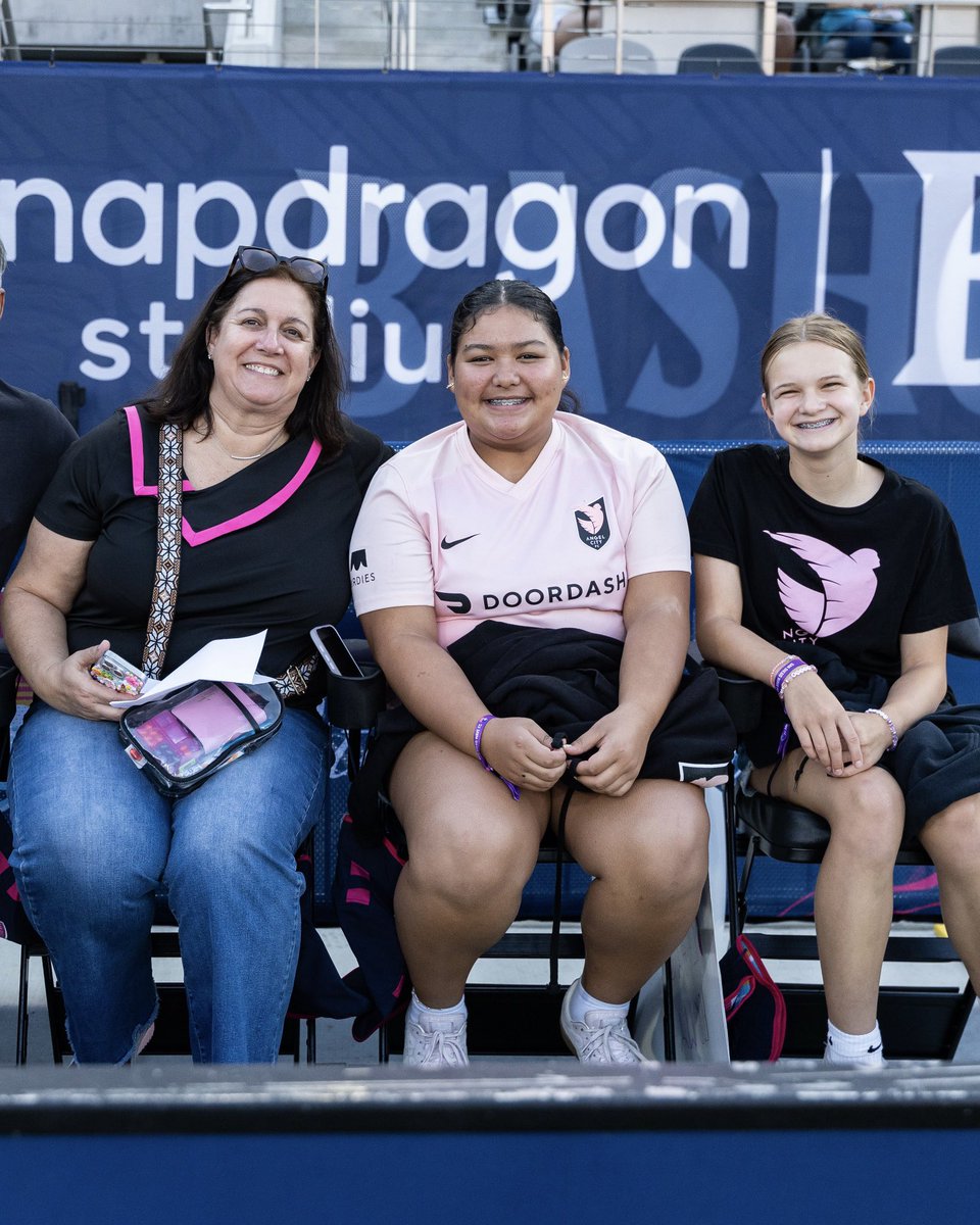 weareangelcity's tweet photo. Just dropping by to remind y'all that #AngelCityFC has the BEST fanbase!!! 🖤🙌 https://t.co/D5BD3KCiph