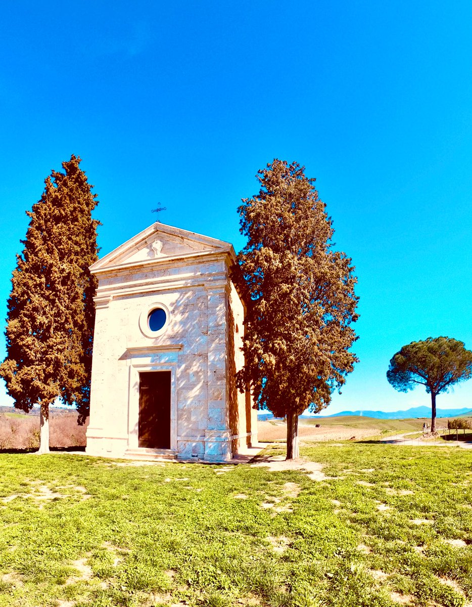 #Italia 🇮🇹 
<a href="/VisitTuscanyITA/">Visit Tuscany ITA</a> <a href="/VisitItalyIT/">VisitItaly</a> <a href="/borghiitaliani/">Borghi Italiani</a> <a href="/made_in_tuscany/">Made in Tuscany</a> <a href="/CittaPienza/">Comune della Città di Pienza</a> <a href="/Valdorcialife/">Valdorcialife.it</a> <a href="/VisitSiena/">Visit Siena</a> <a href="/toscana/">Toscana</a> <a href="/Borghi_Italia_N/">Borghi in Italia</a> <a href="/lonelyplanet_it/">Lonely Planet Italia</a> <a href="/muoversintoscan/">Muoversi in Toscana</a> <a href="/borgodeiborghi/">Il Borgo dei Borghi</a> <a href="/BorghiPiuBelli/">Borghi+belli Italia</a> <a href="/LuoghiDalMondo/">Luoghi Dal Mondo</a> <a href="/ValdorciaIt/">Valdorcia.it</a> <a href="/giratineit/">Andreea & Luca - Giratine.it</a>