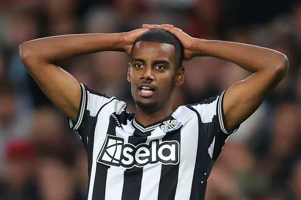 Transfer News Live (@deadlinedaylive) on Twitter photo 🚨 Alexander Isak will be fined by Newcastle United if he misses competitive matches while on strike, starting with the Premier League opener at Aston Villa.
Isak's agents have ordered him to "not show any sign of weakness".
(Source: <a href="/CraigHope_DM/">Craig Hope</a>) 🚨 Alexander Isak will be fined by Newcastle United if he misses competitive matches while on strike, starting with the Premier League opener at Aston Villa.
Isak's agents have ordered him to "not show any sign of weakness".
(Source: <a href="/CraigHope_DM/">Craig Hope</a>)