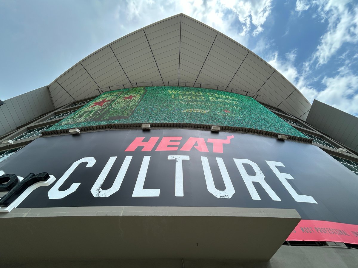 Last week a former Heat security guard was charged for allegedly sealing 100s of pieces of memorabilia, including LeBron's 2013 Game 7 Finals jersey.

On Ruling Sports <a href="/OCanning/">Oliver Canning</a> explores how a booming memorabilia market necessitates new venue protections.

rulingsports.com/lebron-james-j…