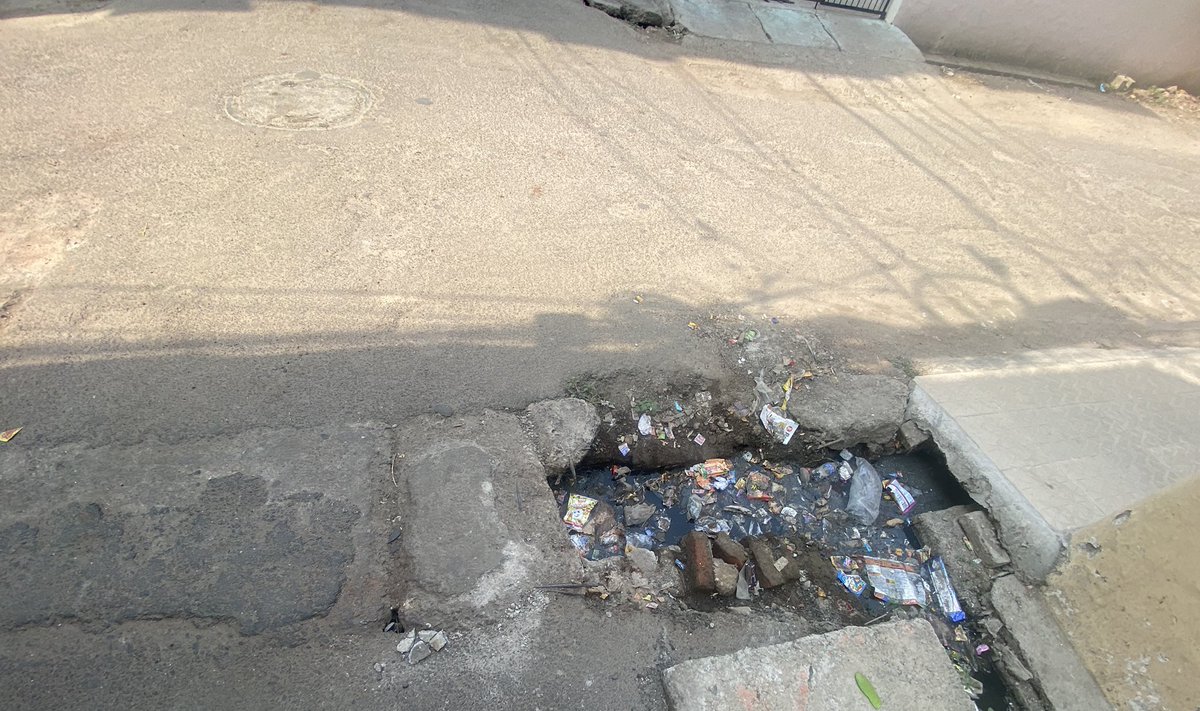 Rishabh7400's tweet photo. @nagarnigamlko @myogiadityanath @CMOfficeUP @UPGovt @AdminLKO @YTKDIndia Still no action on the broken crossing at Sec-M, Aliganj, Lko.
It’s now a daily safety hazard for residents, yet authorities remain silent.
How long must citizens wait for basic safety?
@nagarnigamlko @myogiadityanath @CMOfficeUP @UPGovt @AdminLKO #YeThikKarkeDikhao @YTKDIndia https://t.co/1SraPm5gb7