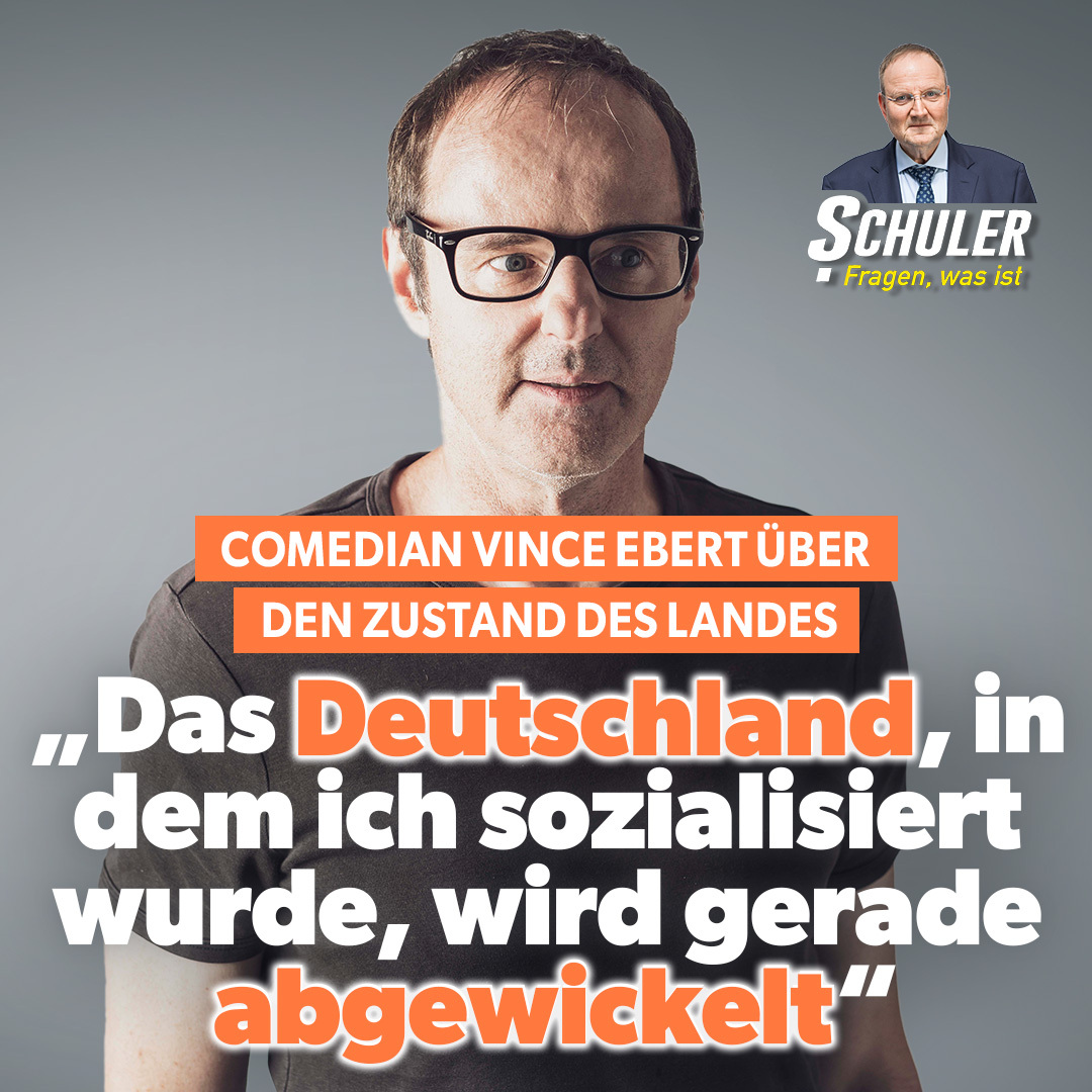 NIUS (@niusde_) on Twitter photo Manchmal versteht <a href="/VinceEbert/">Vince Ebert</a> die Welt nicht mehr. Der studierte Physiker, der seit Jahren auf den Comedy-Bühnen des Landes unterwegs ist, beobachtet, wie gefühlte Wahrheiten immer mehr die harte Realität verdrängen. Das Interview mit <a href="/drumheadberlin/">Ralf Schuler</a>.
nius.de/politik/news/c… Manchmal versteht <a href="/VinceEbert/">Vince Ebert</a> die Welt nicht mehr. Der studierte Physiker, der seit Jahren auf den Comedy-Bühnen des Landes unterwegs ist, beobachtet, wie gefühlte Wahrheiten immer mehr die harte Realität verdrängen. Das Interview mit <a href="/drumheadberlin/">Ralf Schuler</a>.
nius.de/politik/news/c…