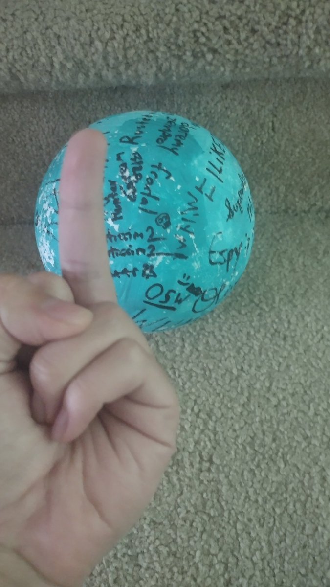 uiGalaxyGalaxy's tweet photo. Hey guys I might be like 3 days late for saying this but thanks for meeting up at WPL and thanks for signing my stuffs!!! I got like over 60 signatures with the help of Bum so I appreciate all of y'all!! It was rlly cool meeting all of you guys #tetrio #wplc https://t.co/HsdeGXaAZu
