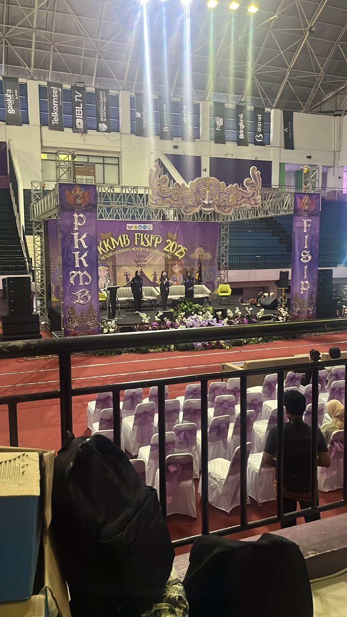 foursummerrr's tweet image. PKKMB FISIP UPNVJ 2025

Hallo kabeh, FISIPERS!🙌

ini pas pemaparan materi di day-1

#PKKMBFISIPUPNVJ2025
#LebihMajuUnggulMendunia
#TradisiDalamInovasi
#MenjagaWarisanMenciptakanMasaDepan