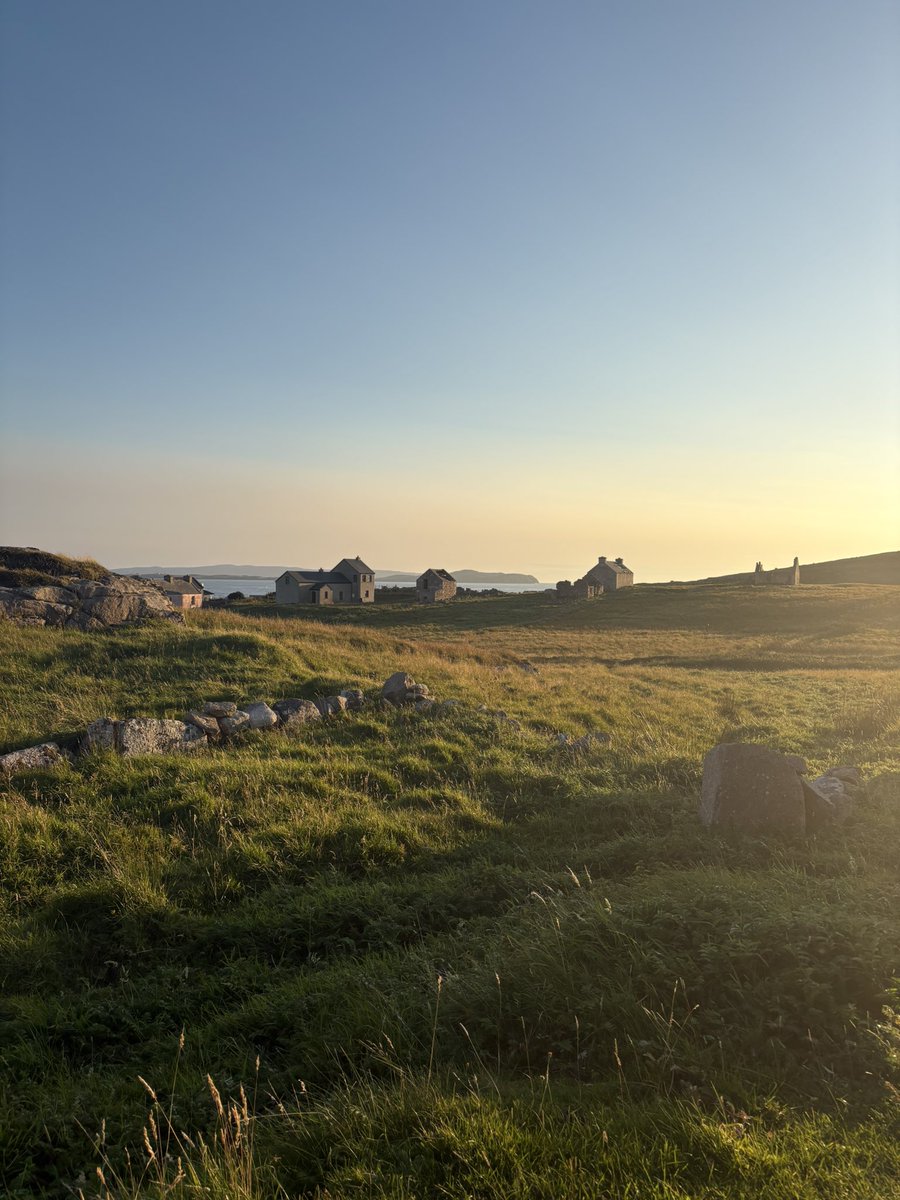 nikmcv's tweet photo. A fine evening on Gola! ☀️🏝️🙌 https://t.co/iZMiyjmEo2