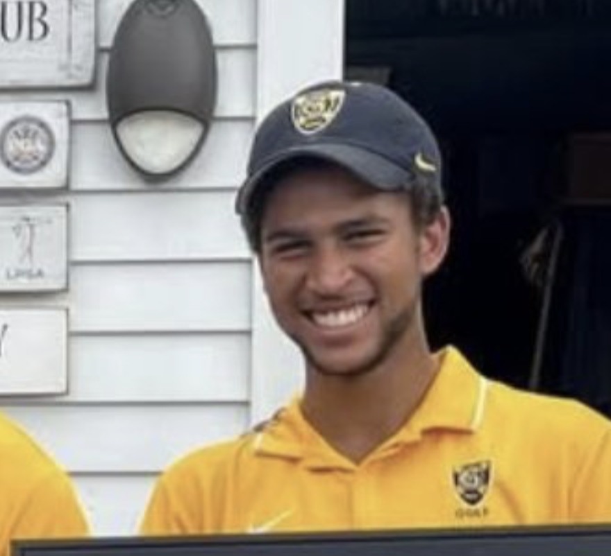laz_versalles's tweet photo. Does Jimmy Abdo have the best moustache on the @GustieGolf squad? Nope.  That's Teddy Kaste from. Apple Valley, MN. 

Best 2024-25 Stroke Avg? Nope. Jimmy is 3rd behind South African Chris Gutza and Kaste. https://t.co/vSvDuobvsq
