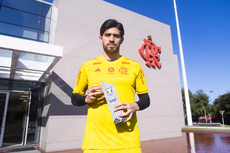 venecasagrande's tweet photo. Rossi é eleito o melhor goleiro do Brasileirão em julho. Vale mencionar que, em maio, o goleiro do Flamengo já havia levado a mesma premiação.

Foto: Adriano Fontes / Flamengo https://t.co/D8wxgFgNPJ