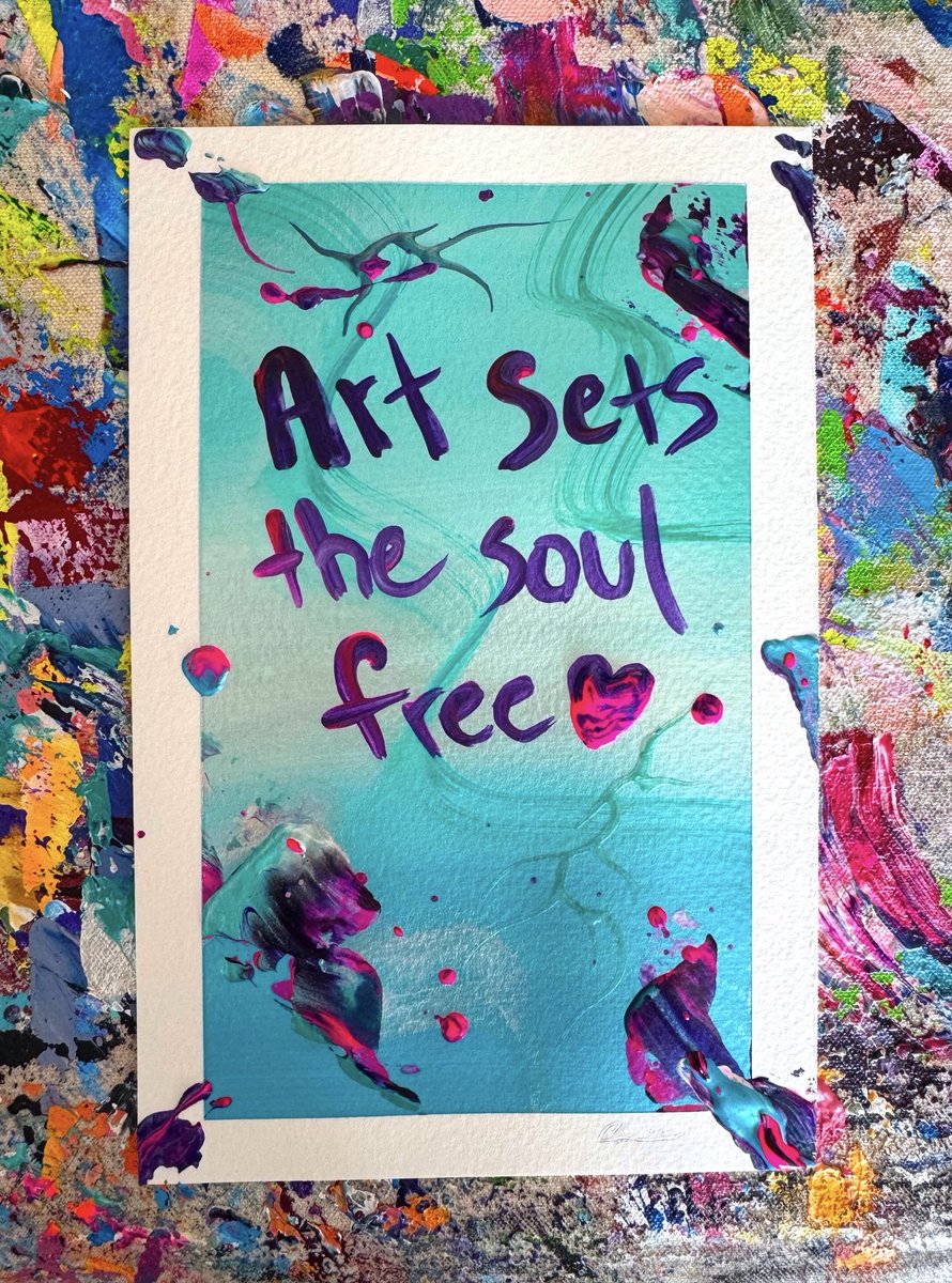 Art sets the soul free 💙 Lately I have some days that I want to do something lightly creative, without the pressure to start or complete a complex piece. I started turning my art journal entries into playful little paintings 🎨

#art #creative #mentalhealth