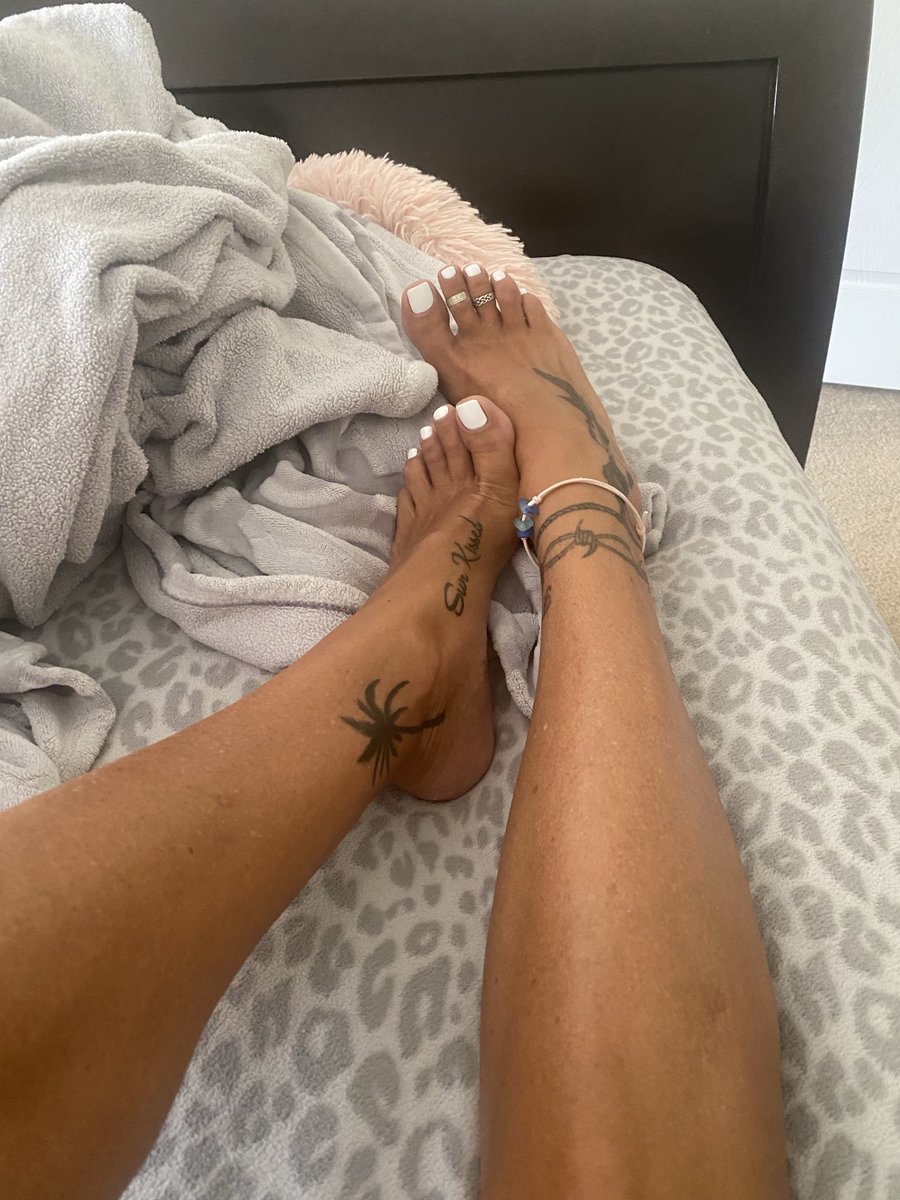 warrior19RN's tweet photo. White toe nails it is!!!🤍 https://t.co/X7pkUjRiSW