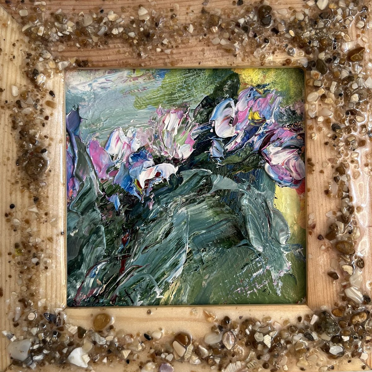 ReArtLife's tweet photo. https://t.co/SZEWId5g9V
Original Tulip Oil Painting. Miniature Textured Floral Wall Art. Natural Stone Handmade Frame. Abstract Vibrant Bouquet. Unique Gift for Her
#ByOStasArt #oilpainting #miniatureart #unusualgift #giftforher #giftforwife #mixedmediaart #tulips #resinframe https://t.co/shV39HAUEJ