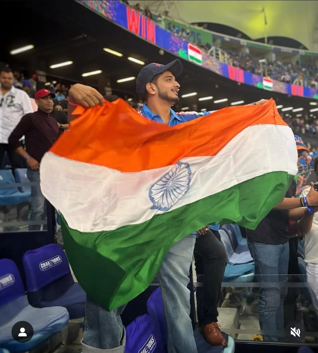 ๐๐๐๐๐ (@sahil_nono) on Twitter photo Happy 79th Independence Day .๐ซก๐ฎ๐ณ ๐งก๐ค๐
#IndependenceDay #IndependenceDay2025
#MunawarFaruqui Happy 79th Independence Day .๐ซก๐ฎ๐ณ ๐งก๐ค๐
#IndependenceDay #IndependenceDay2025
#MunawarFaruqui