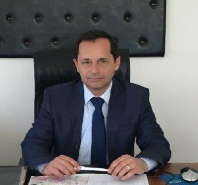 Meslektaşını makam odasında darp eden Tekirdağ ADSH başhekimi hakkında Tekirdağ Diş Hekimleri Odası sadece ‘kınama’ cezası vermiş. Bu vicdan mı? Adalet mi? Hekime şiddet başhekimin elinden geldiğinde sessiz kalanlara yargı önünde hesap sorulacak, bu daha başlangıç!" <a href="/DisKamu/">KADHED(Kamu Diş Hekimleri Derneği)</a>