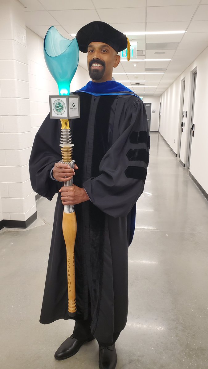 AjayMallia's tweet photo. I am honored to have carried the @GeorgiaGwinnett Mace at this year's First-Year Convocation! Welcoming the new class of Grizzlies was an incredible experience. Welcome to the GGC family-the journey starts now! #GGC #WelcomeFreshman #GoGrizzlies https://t.co/j58NXeajFe