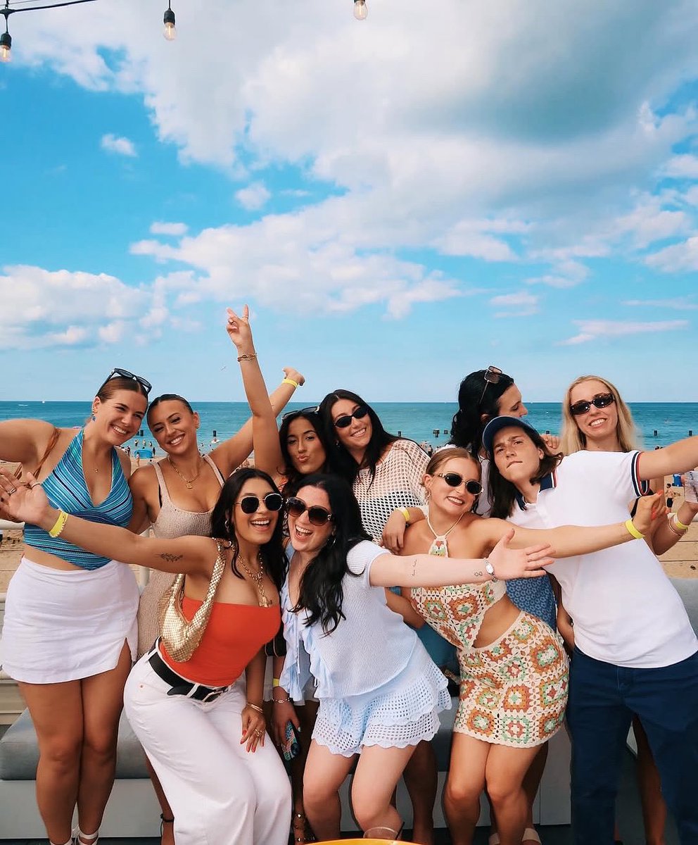 Beach in the background. Skyline in front. Jets overhead. Summer is summering here at Castaways Beach Club 😎⛱️✈️