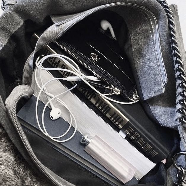 thvcerise's tweet photo. ₍ᐢ‥ᐢ₎ intro #studytwtbr | #studytwt | #psitwt | #collegetwt

- ari, 2005
- estudante de psicologia (3/10)
- meta: notas boas na faculdade
- línguas: 🇧🇷, 🇺🇸 e 🇪🇸

★: bts, casos criminais, ariana grande, sabrina carpenter e b99/pll/gg/modern family

↺/ ♡ = mutuals https://t.co/7vVu6xIlHt