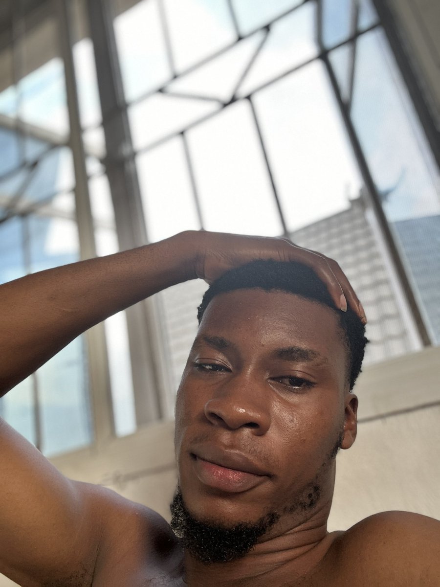 DanAdieze's tweet photo. @GuyMr0 😮‍💨😮‍💨lazy day https://t.co/5BJwPDmFpm