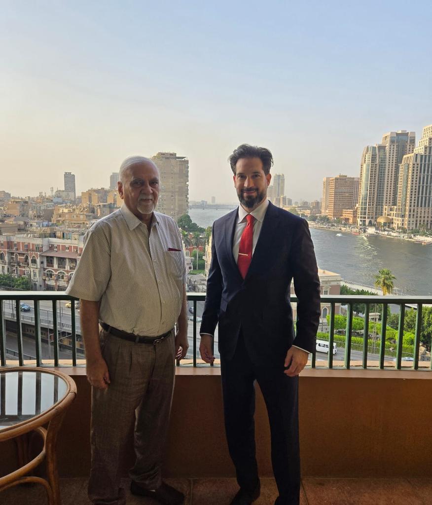 المستشار مكاوي يلتقي سعادة القائم بالأعمال الأمريكي لدى بلادنا

Yemeni President Advisor, Makkawi, Meets with US Chargé d'Affaires

خاص – cps

التقى مستشار رئيس الجمهورية ياسين مكاوي رئيس مكون الحراك الجنوبي المشارك سعادة السيد جوناثان بيتشيا القائم بالأعمال الأمريكي لدى بلادنا