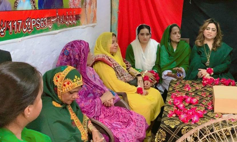 IshratMughalPPP's tweet photo. Participation in the cake cutting program organized by Princess Rajput at #PS_63 UC-118 on the occasion of August 14 Independence Day. https://t.co/GhrtMz1hxf