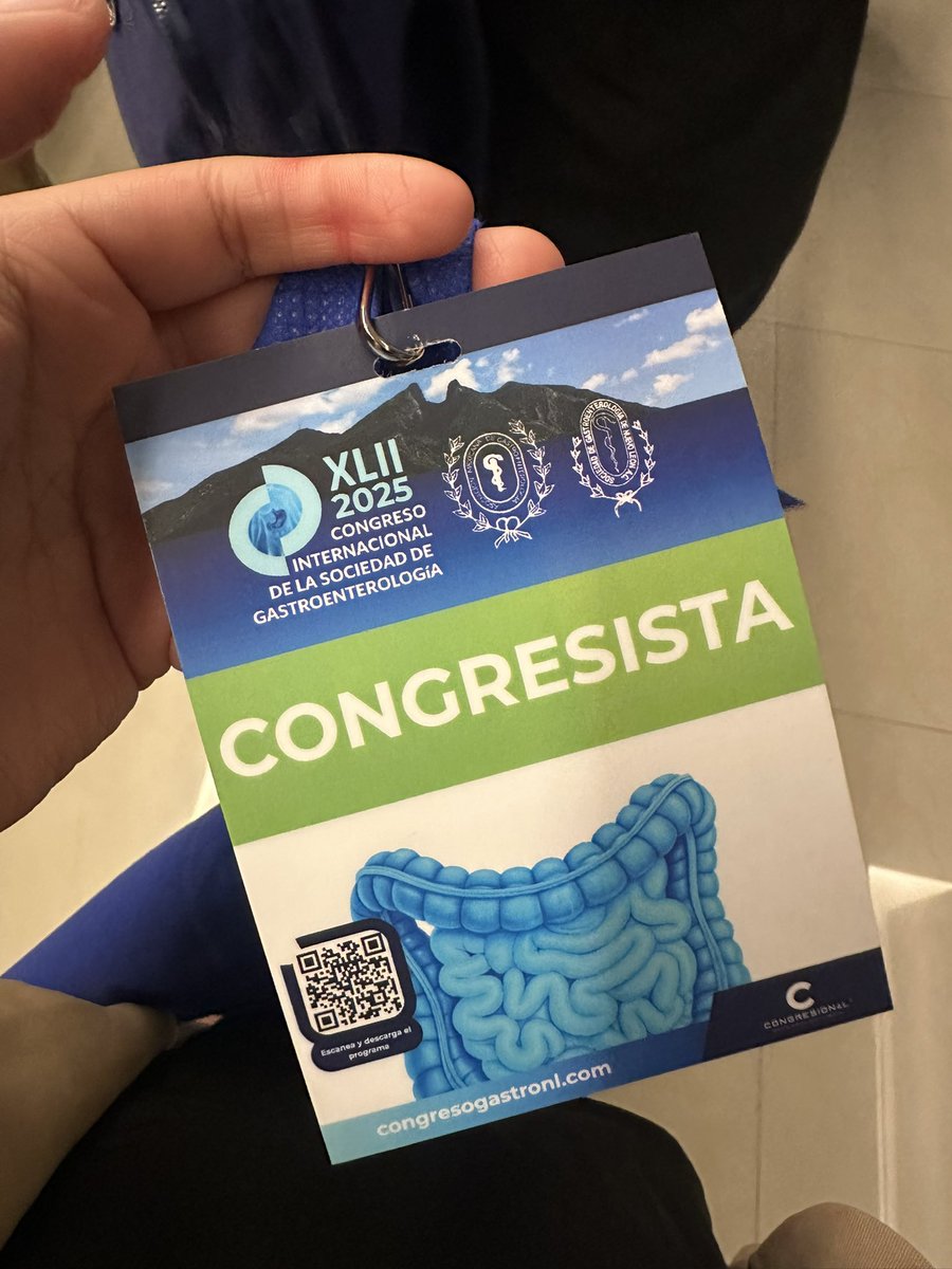 Cooper_sn's tweet photo. Los amo congresos, casi olvido lo increíble que es que te regalen cosas https://t.co/uHU1xTsCNs