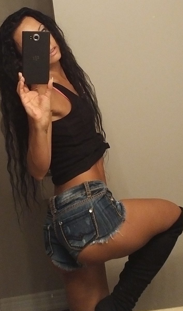 Throwback selfie 🤳 2016 😋🍑
#thursdayvibes #cute #fit #DannieD