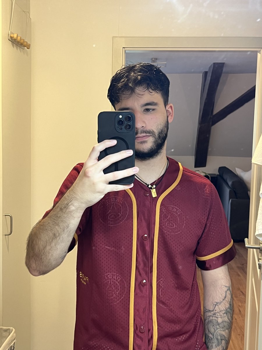 Callvaz1's tweet photo. Je crois que j'ai vraiment besoin de vacance 😭 https://t.co/empdTsbOTk