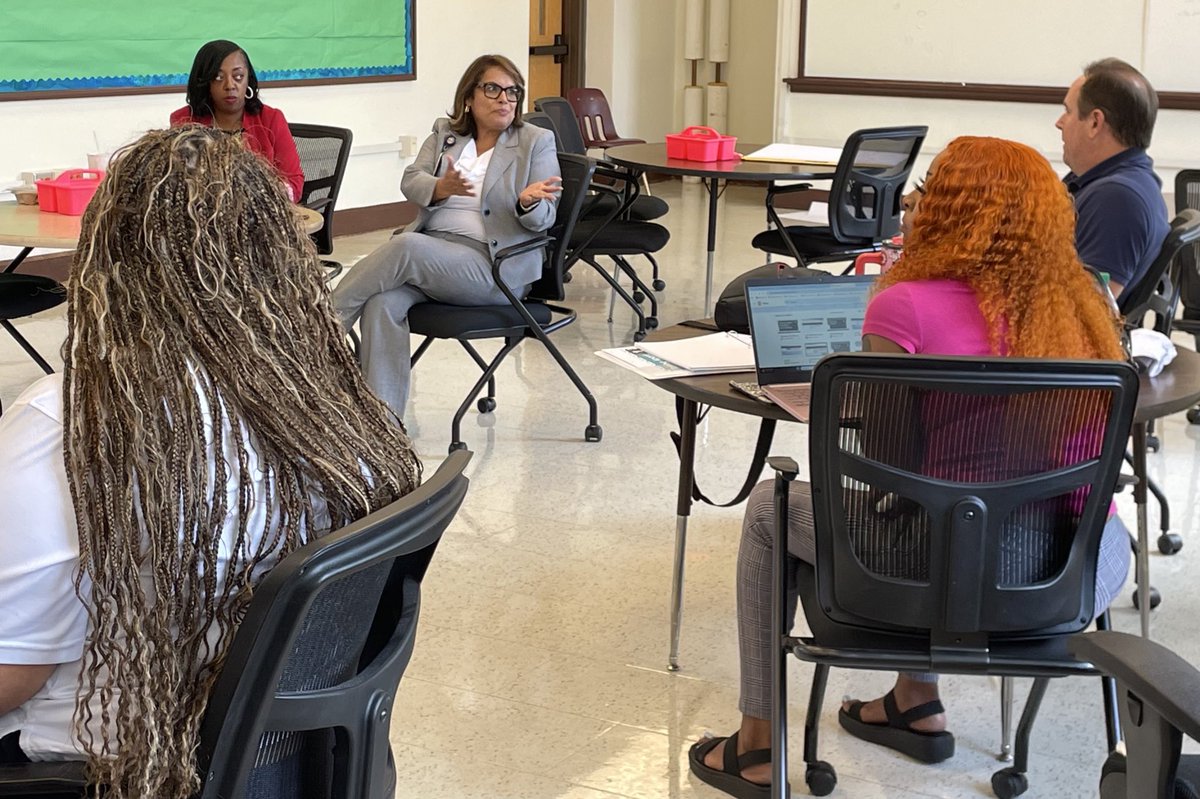 BStoreyMS's tweet photo. One TEAM, ONE DREAM! Our amazing instructional facilitator, Ms. Alvarez, supporting AP Reaves and our elevating math teachers during PLC. #soareaglessoar🦅 #BornIIPerform @UmojaTurner https://t.co/Ng7UAWAXwz