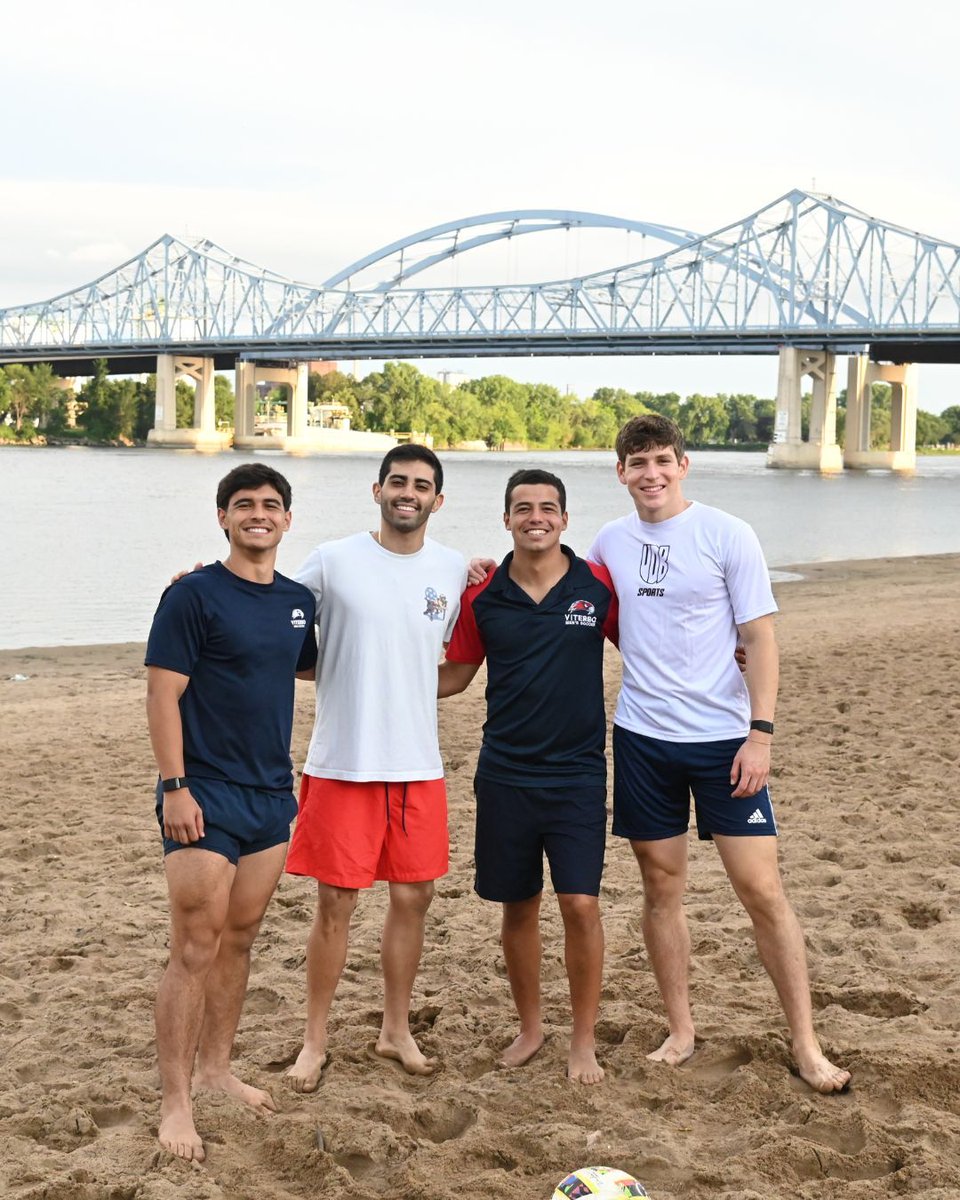 ViterboSoccer's tweet photo. ποΈ This past weekend, the guys enjoyed some recovery time at Pettibone beach!
#ForTheFlock #FlyTogether #VHawkNation https://t.co/vz5VIL6VmF