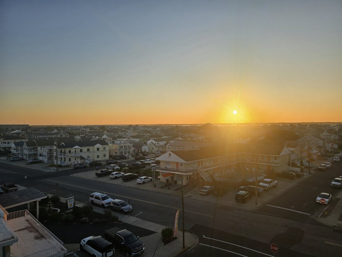 theUNFITsniper's tweet photo. Summers in Wildwood https://t.co/xEjQpW7EaO