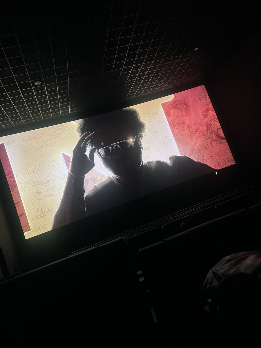 Enft au début c’était super bien et je comprenais pas les reviews : le premier plot twist dingz, le deuxième ça va et puis APRÈS ça part dans tous les sens mais bong je regrette pas d’être allé voir au ciné