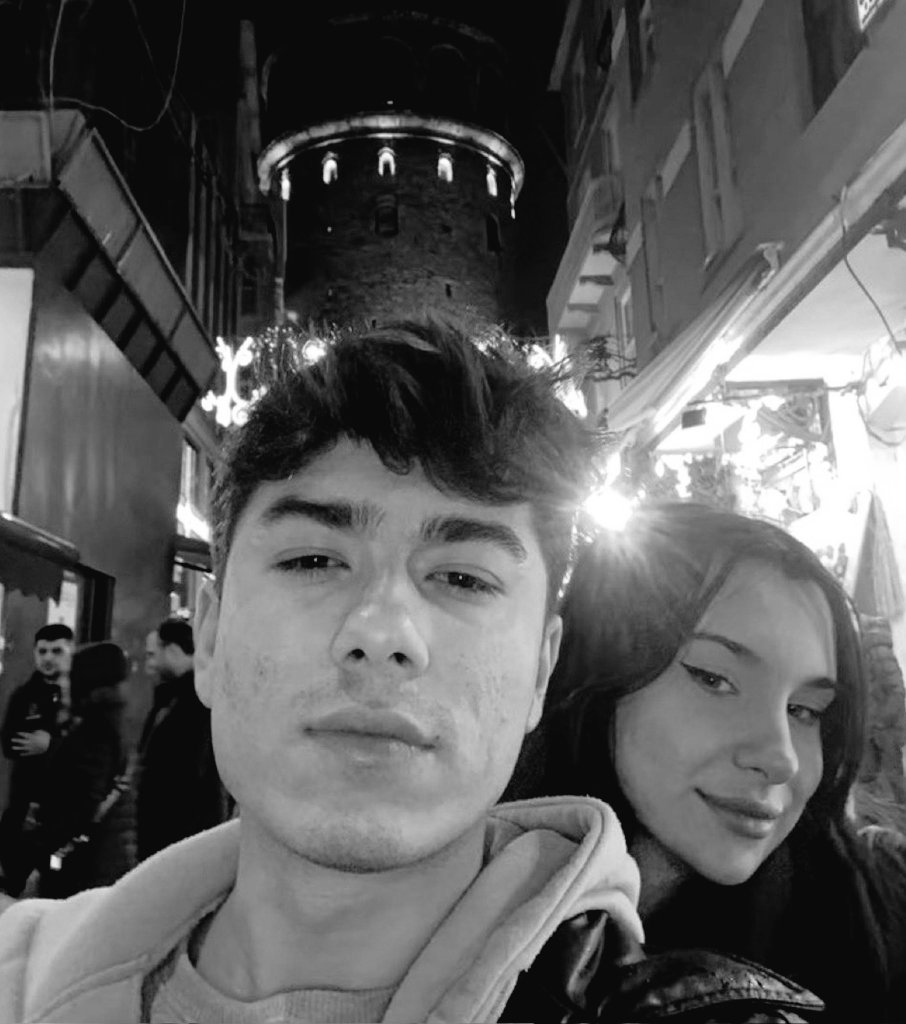 22 yaşındaki Türk genci Hakan Çakır, sözde suça sürüklenmiş p*ler tarafından Ankara'nın göbeğinde vahşice katledildi !Ama biz çocuğuz dediler! 
#HakanÇakırİçinAdalet