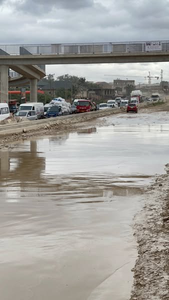 asaaseradio995's tweet photo. #PhotoStory | Current state of the Pokuase – Nsawam Road

Follow the Asaase Radio Family channel on WhatsApp: https://t.co/wYCOwBFmmH

#AsaaseNews | #AsaasePA | #TheVoiceOfOurLand | #AsaaseRadio https://t.co/jVTDyDCLjT