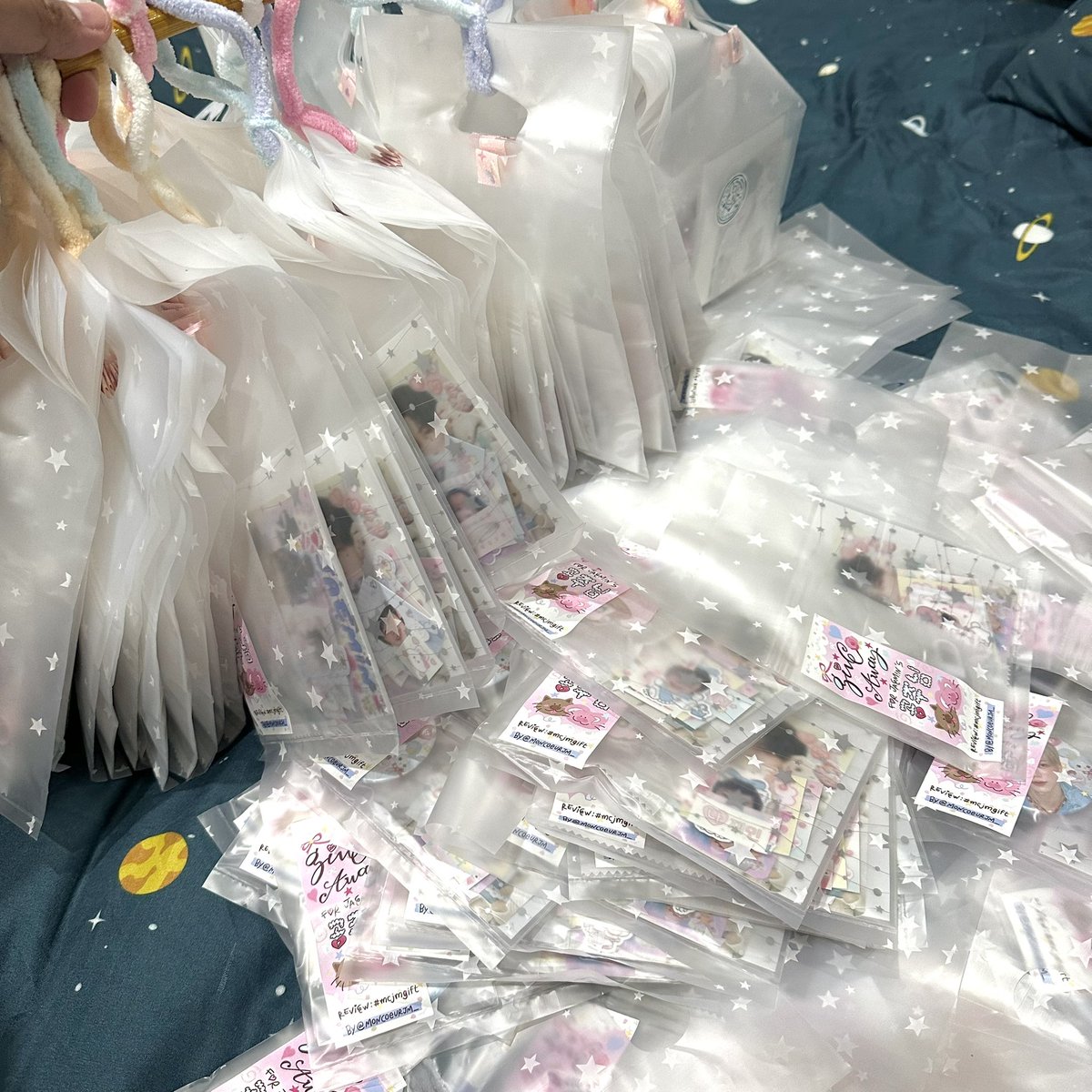 moncoeurjm_'s tweet image. ทุกคน‼️อย่าปล่อยให้พ้มเงียบเหงานะ ทำไปเยอะจริงๆ อาจจะมีสตกของกอวเก่าๆปนไปด้วยนะค้าบบ กอวรอบไหนเหลือจับมายัดใส่ในนี้หมดแล้ว 😭🌟 นาดุ๋ง ดรีมเส้น หรือเมนเมมไหนก็มารับได้ทั้งหมดเลยน้าา 🩵
#TDS4INBKK
#THEDREAMSHOW4_in_BKK
#NCTDREAM_THEDREAMSHOW4inBKK
#NCTDREAM_THEDREAMSHOW4_BANGKOK