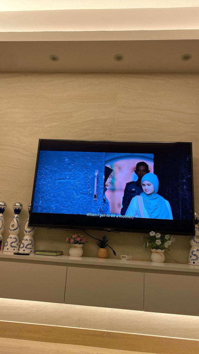deadassdaily's tweet photo. gue literally shock nonton norma.. https://t.co/yDOzZwihkT