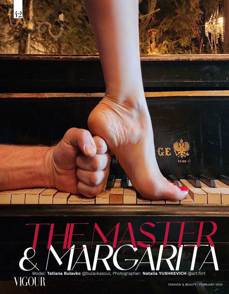 Your place is under my feet
#dominatrix
#goddessteya
#underfeet
#mistressdubai
#femdomlady