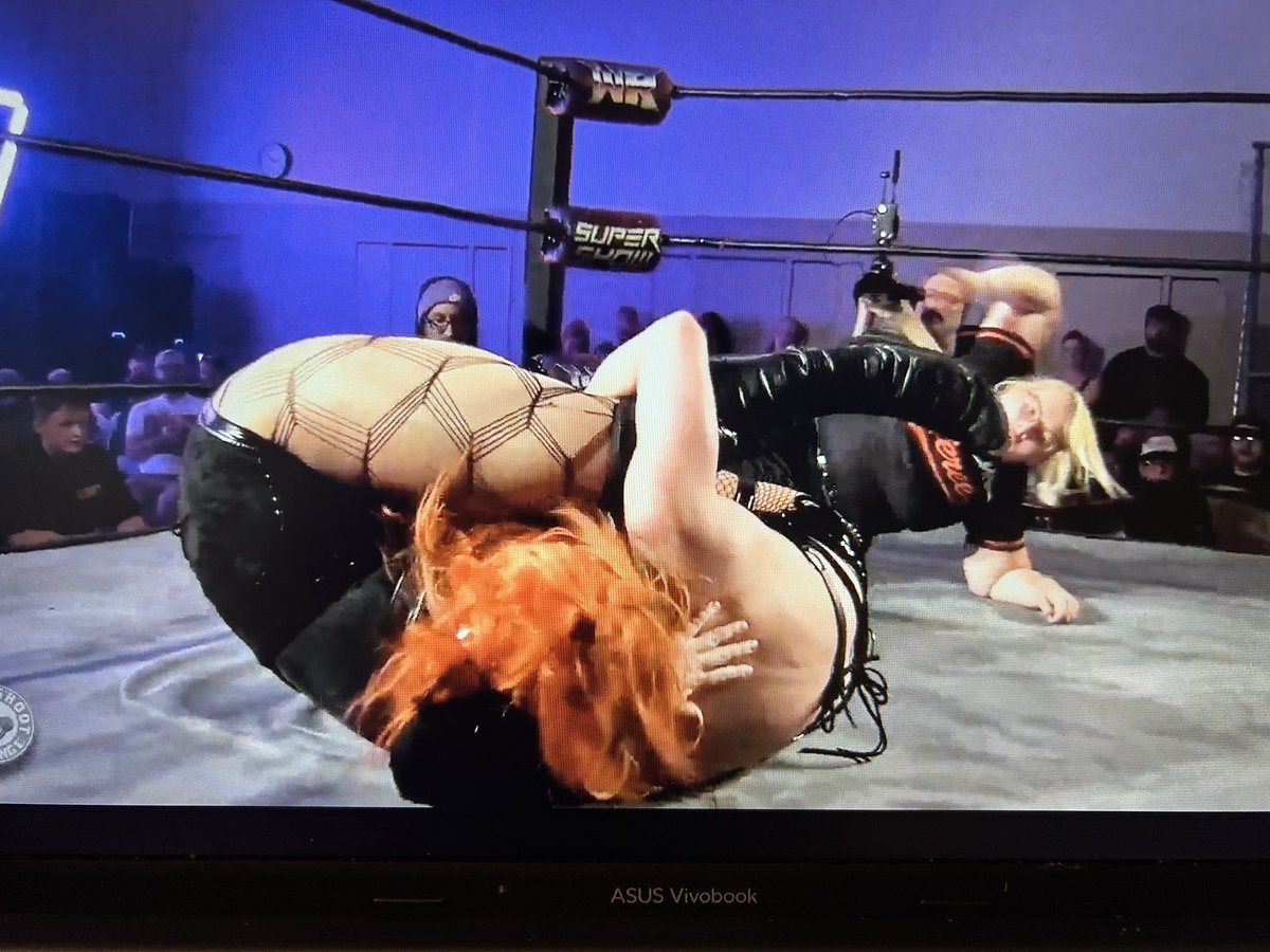 NotSpeechless23's tweet photo. Just HAD to watch @HellsFavoritePK 🥀 vs. @FearHavok at @PWRevolver after seeing #PriscillaKelly’s awesome promo 😁

#RevolverJerry 

@MeanGiaMiller

@Triller_TV https://t.co/Vw6SviCuuG