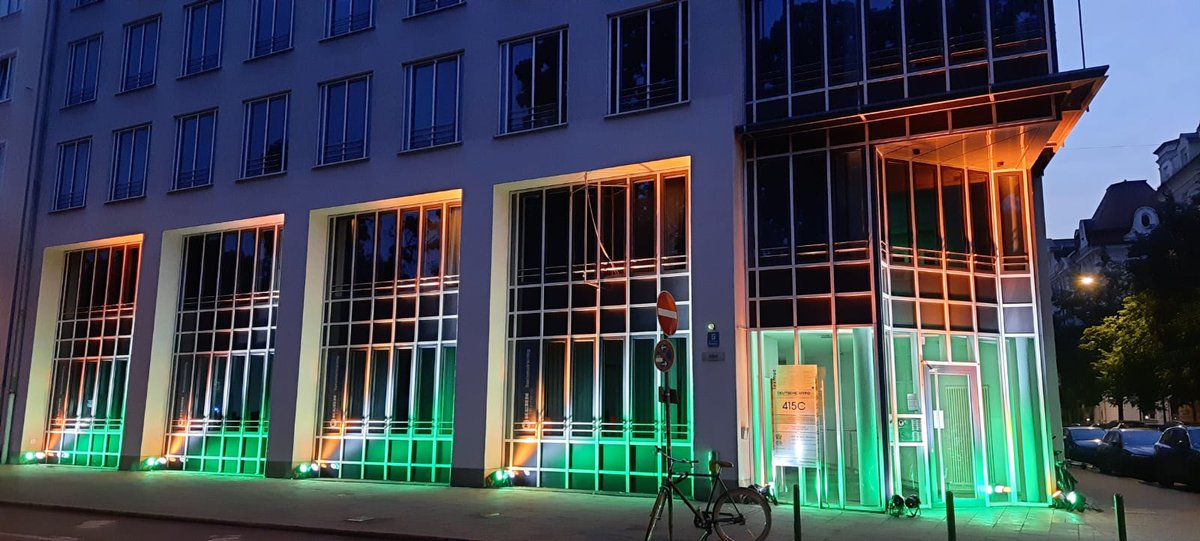 cgmunich's tweet photo. 🇮🇳 Proudly lit in tricolor! 🇮🇳
Celebrating Har Ghar Tiranga, Consulate General of India, Munich shines bright with the colors of our nation! 🇮🇳
#HarGharTiranga2025 #HGT2025 #IndiainGermany #HarGharTiranga #HarGharTirangaHarGharSwachhata https://t.co/GEfun1zVpq