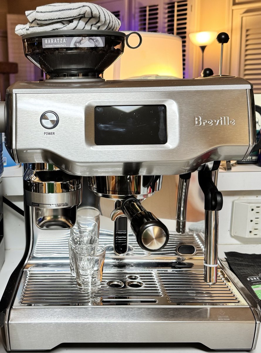FourCatsCoffee's tweet photo. Well, we’ve upgraded — by quite a large measure — our espresso setup.

We are now the proud owners of a @BrevilleUSA Oracle Touch #Espresso machine.

We were tired of the mediocre performance of the more “automated” machines we’ve had in the past.

This one is the real deal! https://t.co/CfogRGYzUM