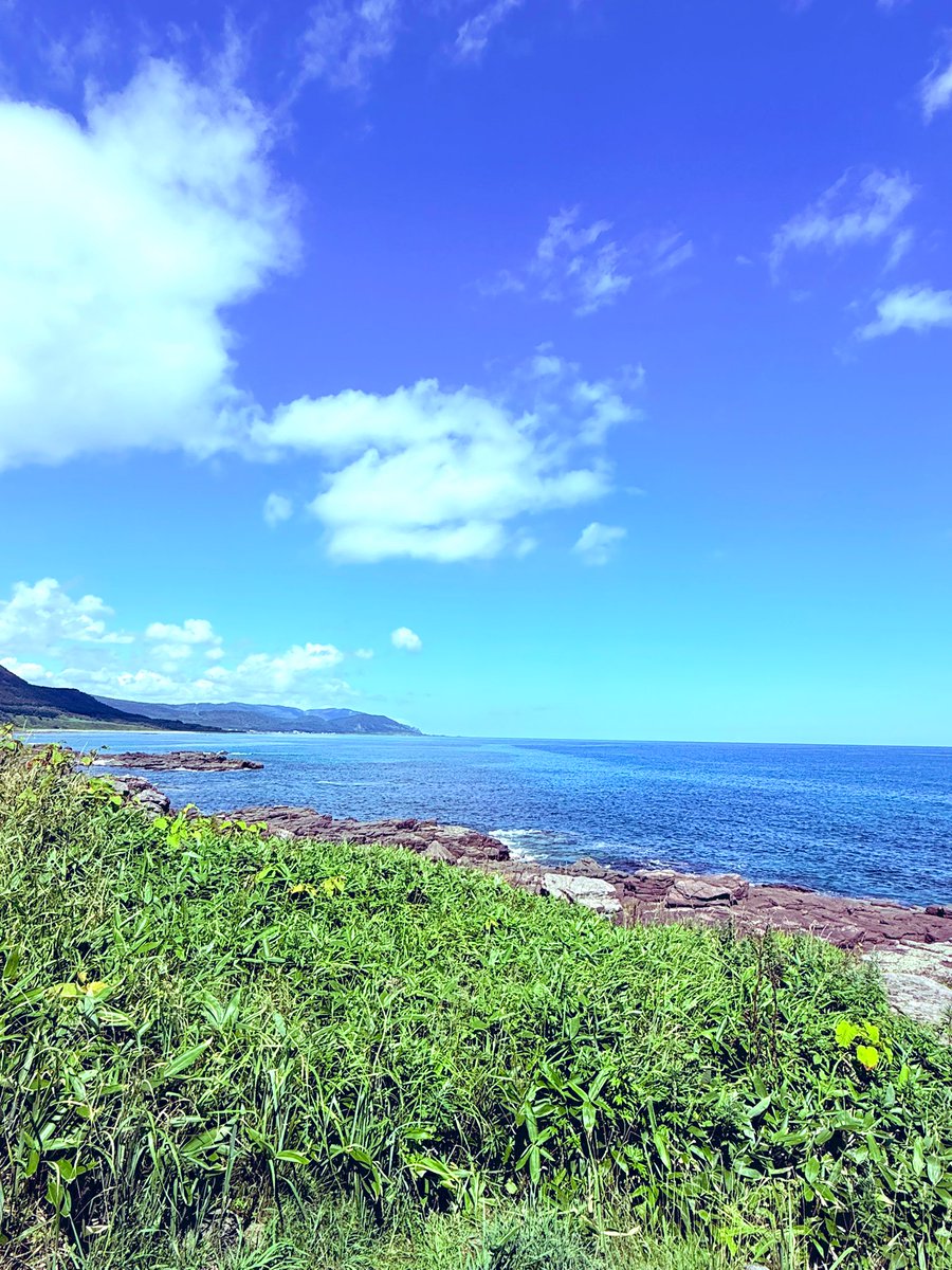 忘れないでほしい。

私たちは、この地球という星の
自然の中で
生かさせている命の一つ。

全てに感謝する心を思い出して❤️
そして、自然を大切にする心を❤️