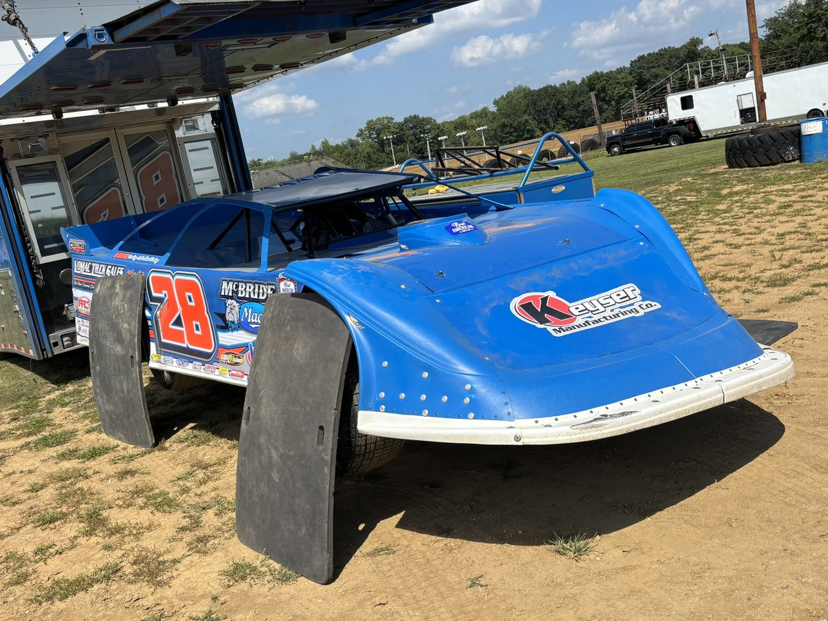 WoOLateModels's tweet photo. .@DennisErbJr has officially cracked the top five in the standings with a P6 finish last night!

He enters one of his favorites two points clear of @RacingDrake in sixth. https://t.co/0KBXDVRtCS