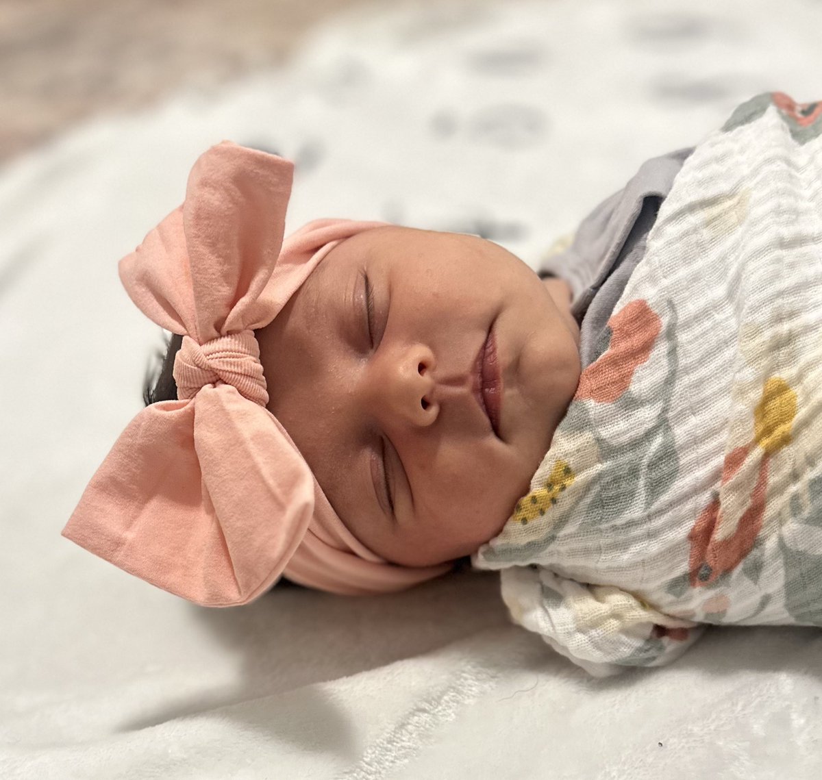 one month with our sweet sis 💗 our girl loves snuggles, bath time &amp; watching big brother run around the house. time is already going way too fast!

I sure love being your mommy Taylor Lee 🤍