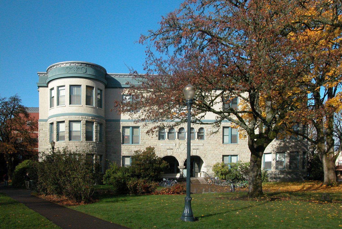 We’re celebrating a project that blends heritage and environmental innovation for this #ThrowbackThursday - the renovation of the <a href="/OregonState/">Oregon State University</a> Kearney Hall (formerly Apperson Hall), completed in 2009. Original home of OSU's Civil Engineering program! #hoffmanbuilds